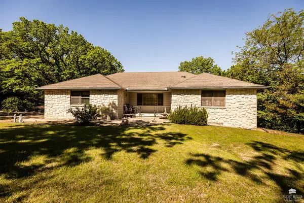 11462 J Hill, Junction City, KS 66441