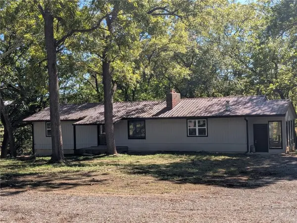 2594 Georgia RD, Ottawa, KS 66067
