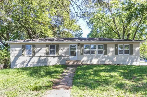 6730 NE Ridgeway AVE, Kansas City, MO 64119