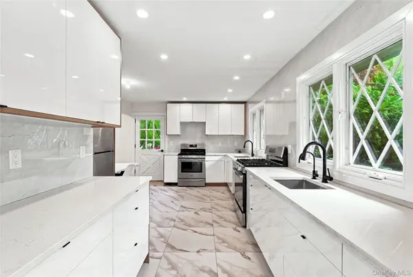 61 S Airmont RD, Suffern, NY 10901