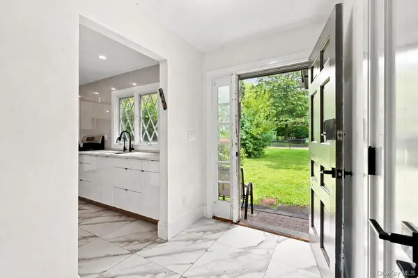 61 S Airmont RD, Suffern, NY 10901