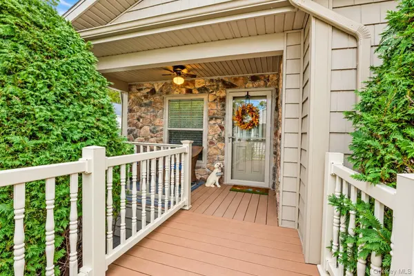 1661 Old Country RD #560, Riverhead, NY 11901