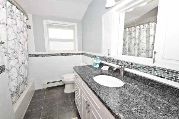 203 Chelsea AVE, West Babylon, NY 11704