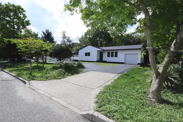 472 Nichols RD, Hauppauge, NY 11788
