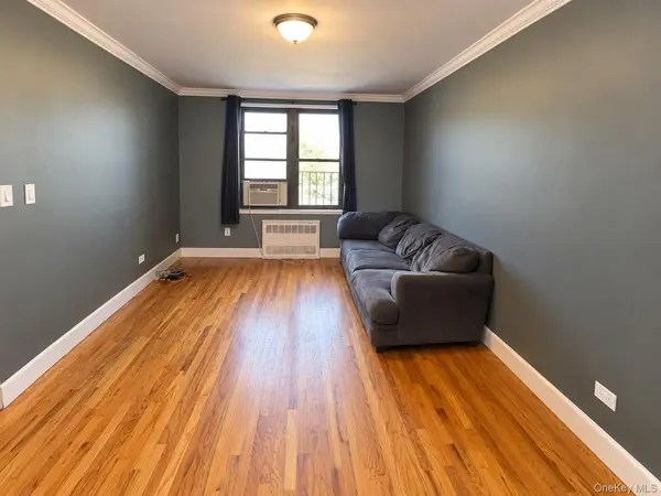 150-30 71 AVE #5H, Kew Garden Hills, NY 11367