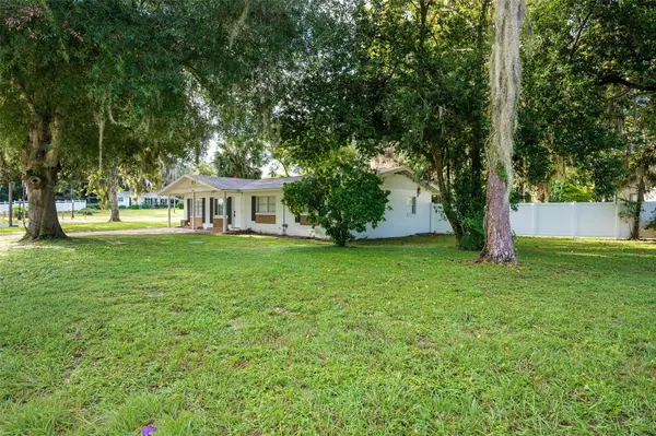6808 FERN CIR, Leesburg, FL 34748