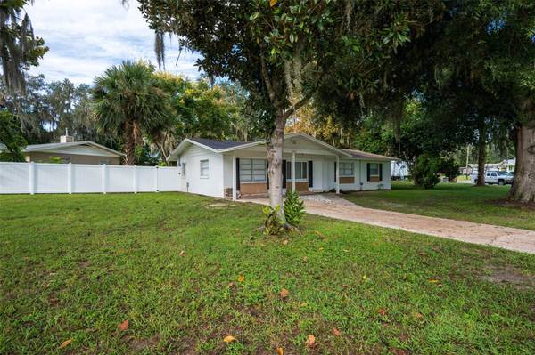 6808 FERN CIR, Leesburg, FL 34748