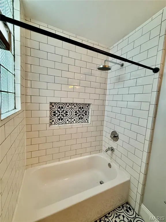 5425 Odell ST, St Louis, MO 63139