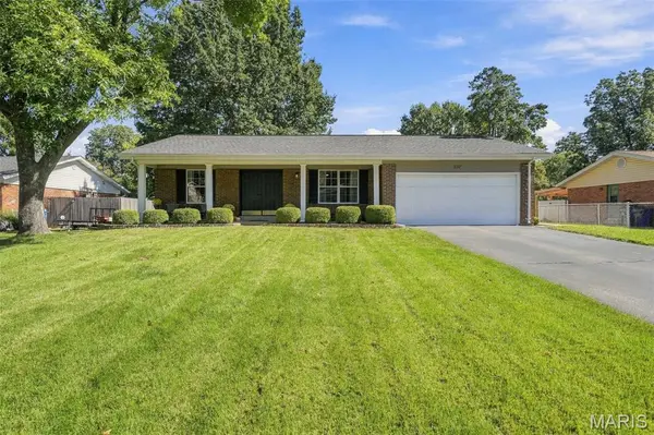 237 Mar El CT, Ellisville, MO 63011