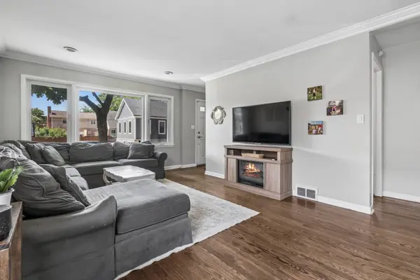 7738 W Clarence AVE, Chicago, IL 60631