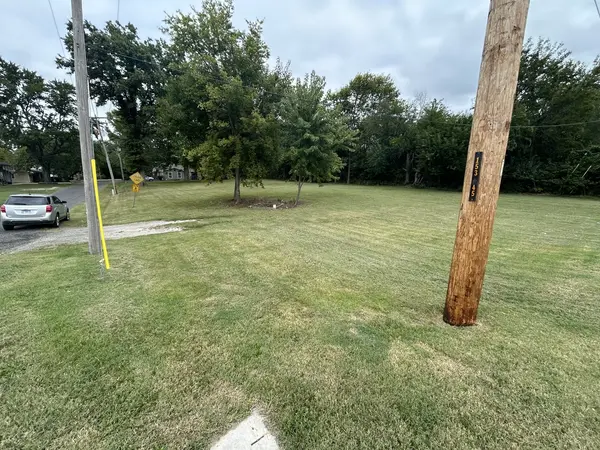 11 Parkview DR, Centralia, IL 62801