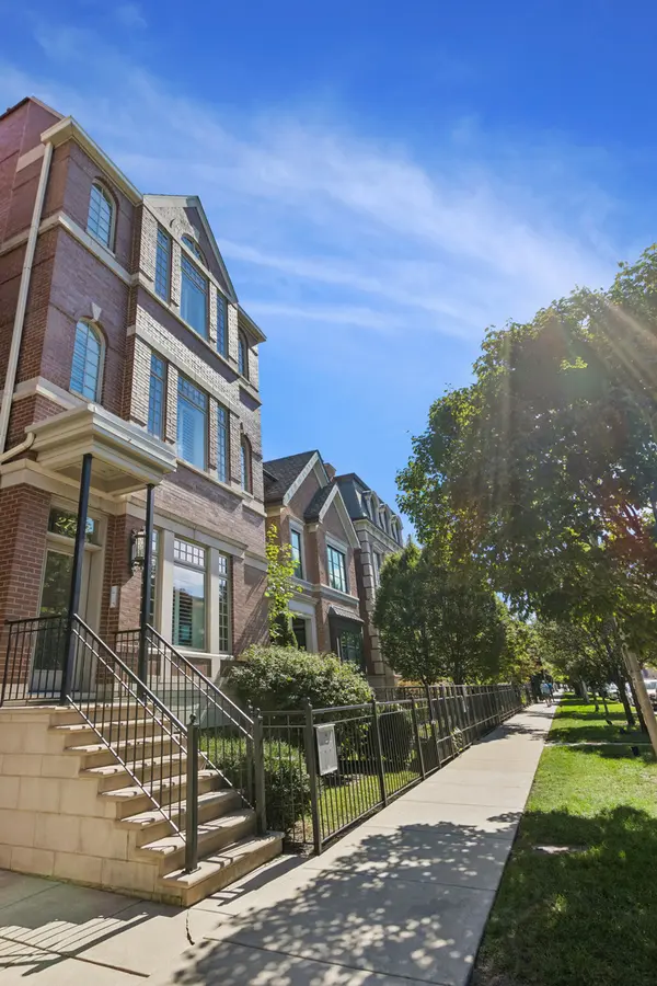 2743 N Lakewood AVE #3, Chicago, IL 60614