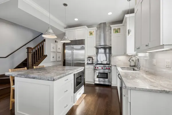 2743 N Lakewood AVE #3, Chicago, IL 60614