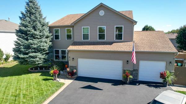 2002 Kennedy DR, Mchenry, IL 60050