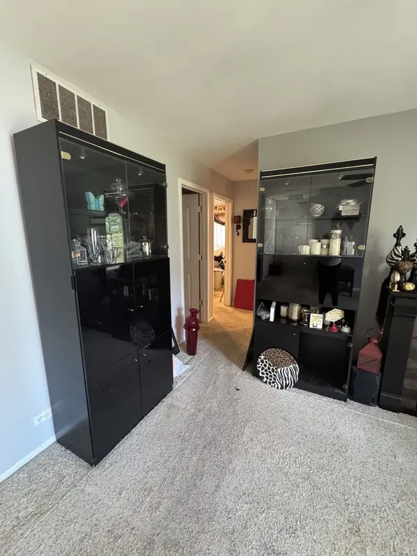 112 Windward DR, Schaumburg, IL 60194