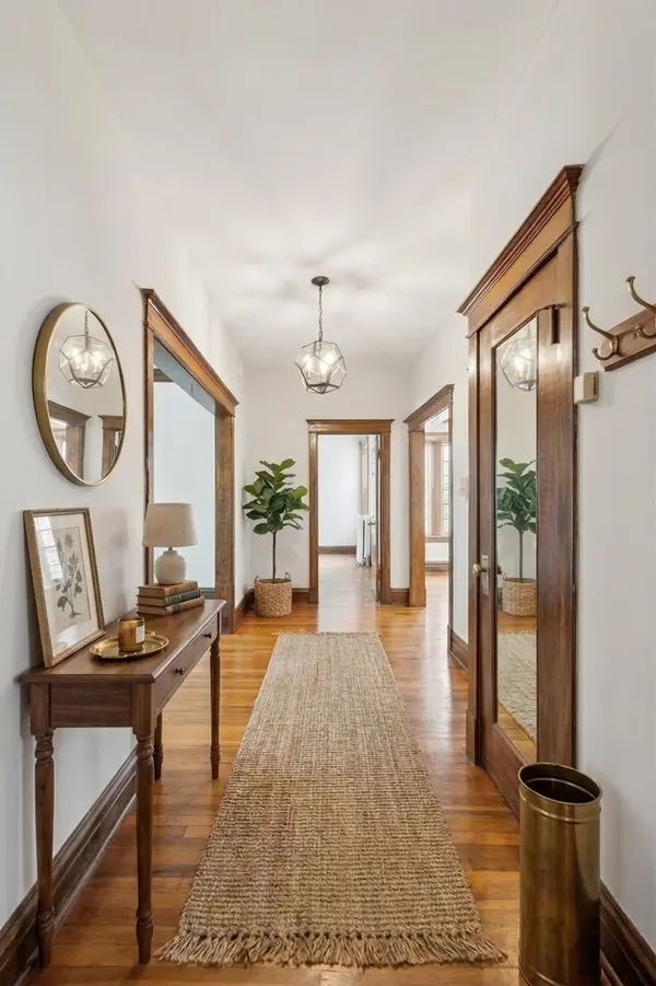 2457 W Eastwood AVE #1, Chicago, IL 60625