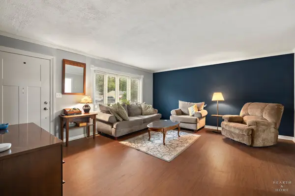 390 Larkdale ROW, Wauconda, IL 60084