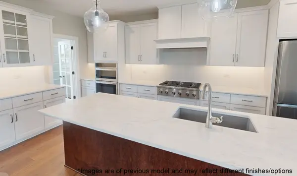 10525 Red Leaf CIR, Lakewood, IL 60014