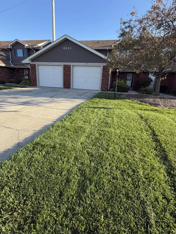 8323 Fairbanks ST #3d, Crown Point, IN 46307