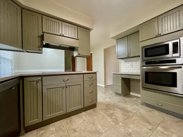 2505 Dorset DR, Valparaiso, IN 46383