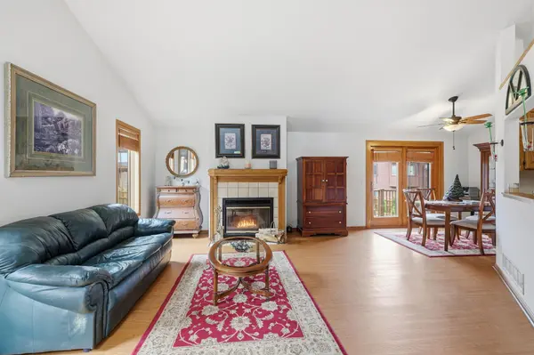 5361 Emerald Way, Apple Valley, MN 55124