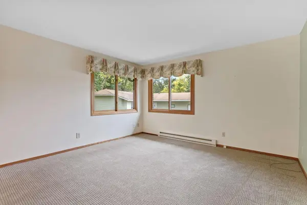 265 Candlestick CIR, Annandale, MN 55302