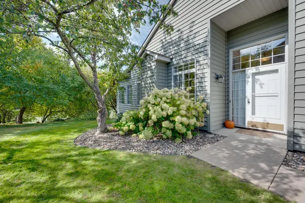 2489 Lockwood DR #55, Mendota Heights, MN 55120