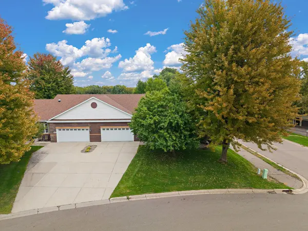397 Whispering LN, Hastings, MN 55033