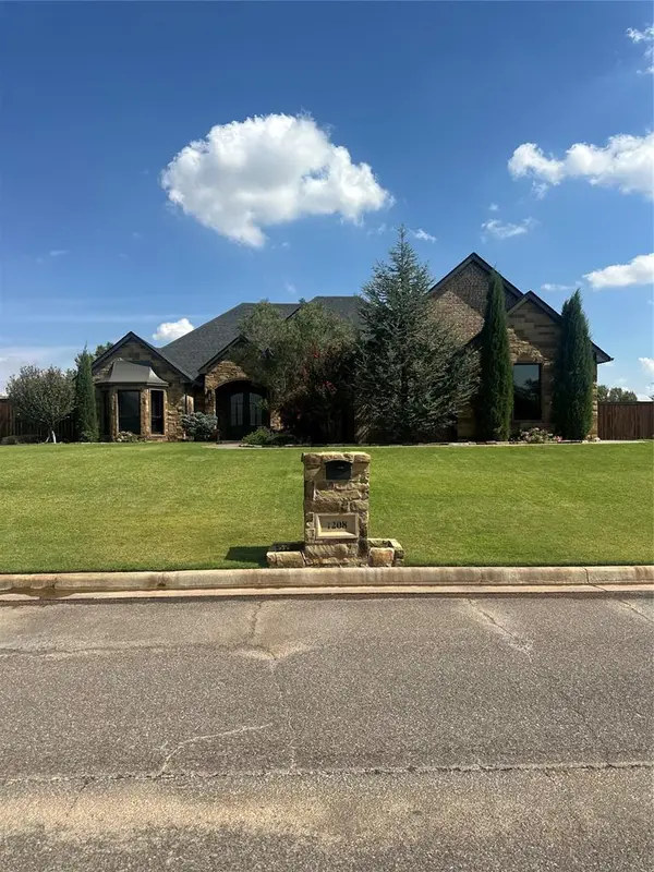 1208 Bluestem DR, Elk City, OK 73644