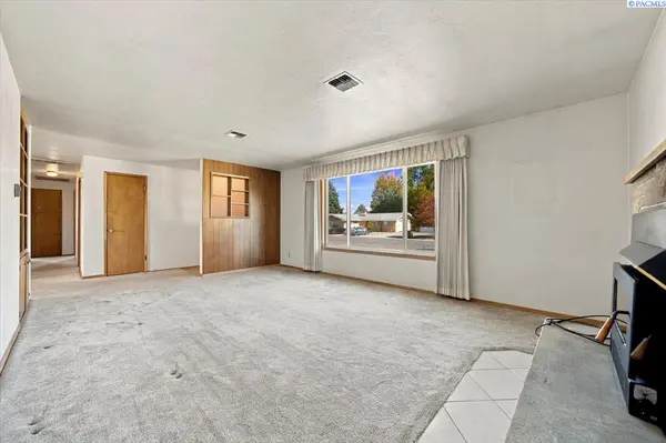 520 Road 37, Pasco, WA 99301