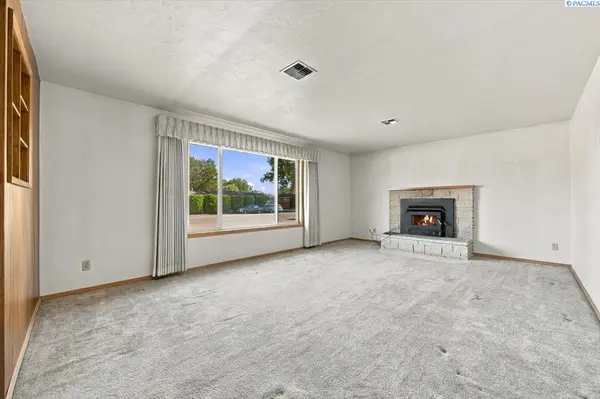 520 Road 37, Pasco, WA 99301