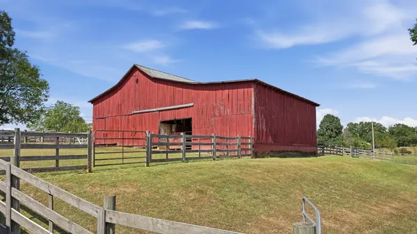 215 Gourdneck Hollow Rd, Tullahoma, TN 37388