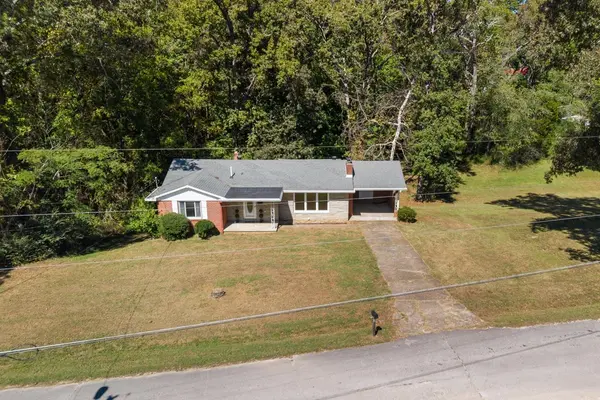 134 McRae St, Camden, TN 38320
