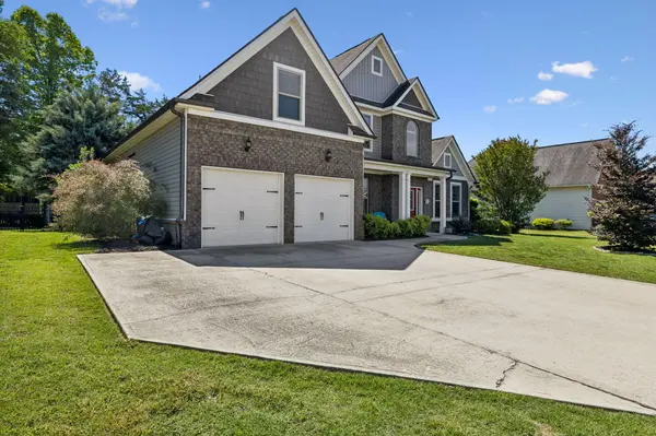 8074 Fox Glove Drive, Ooltewah, TN 37363