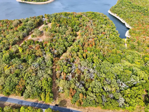 000 Royal Point DR, Shell Knob, MO 65747