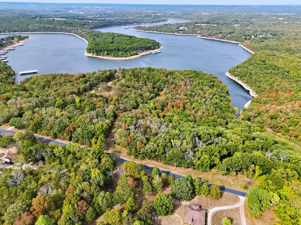 000 Royal Point DR, Shell Knob, MO 65747