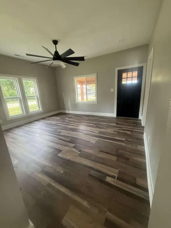 207 N Davis ST, Miller, MO 65707