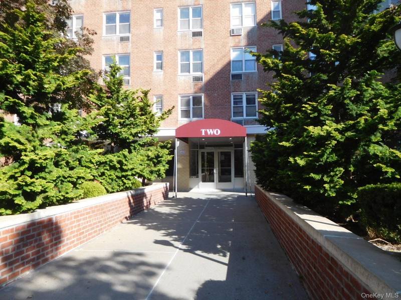 2 Sadore LN #7-T, Yonkers, NY 10710