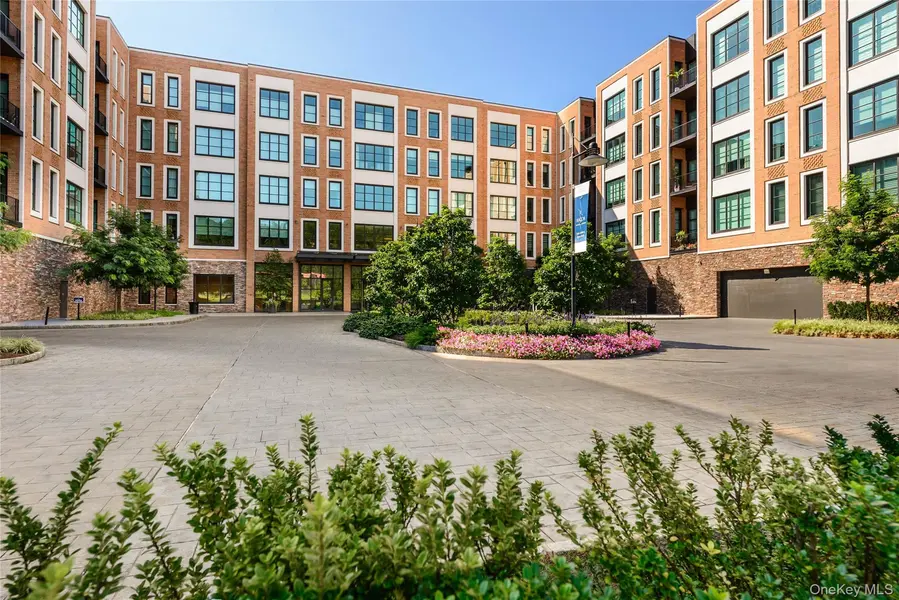 100 Garvies Point RD #1029, Glen Cove, NY 11542