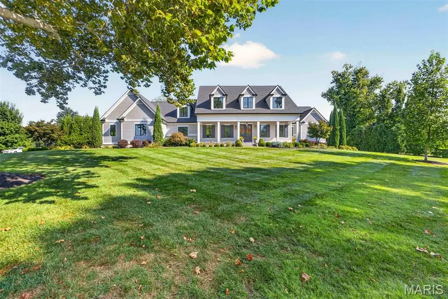 11 Spoede LN, Creve Coeur, MO 63141