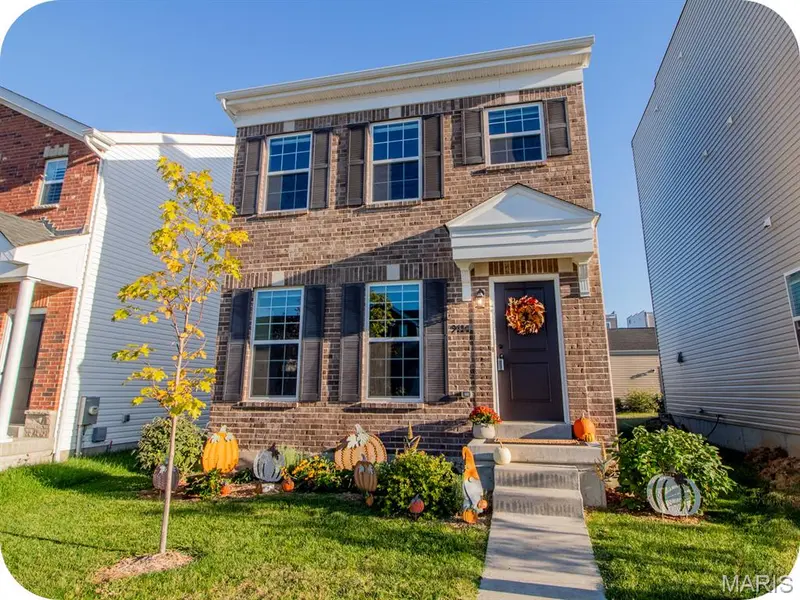 9414 Woolworth DR, Crestwood, MO 63126