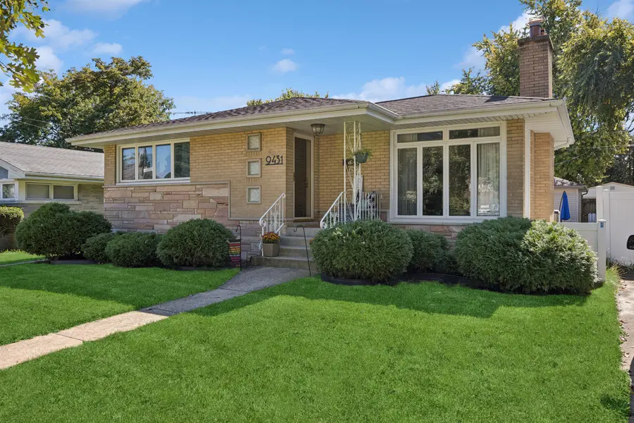 9431 Congress Park AVE, Brookfield, IL 60513