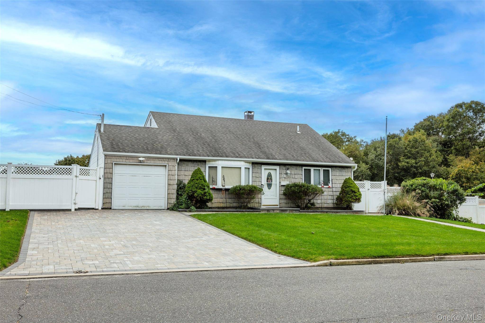 78 Circle DR, Patchogue, NY 11772