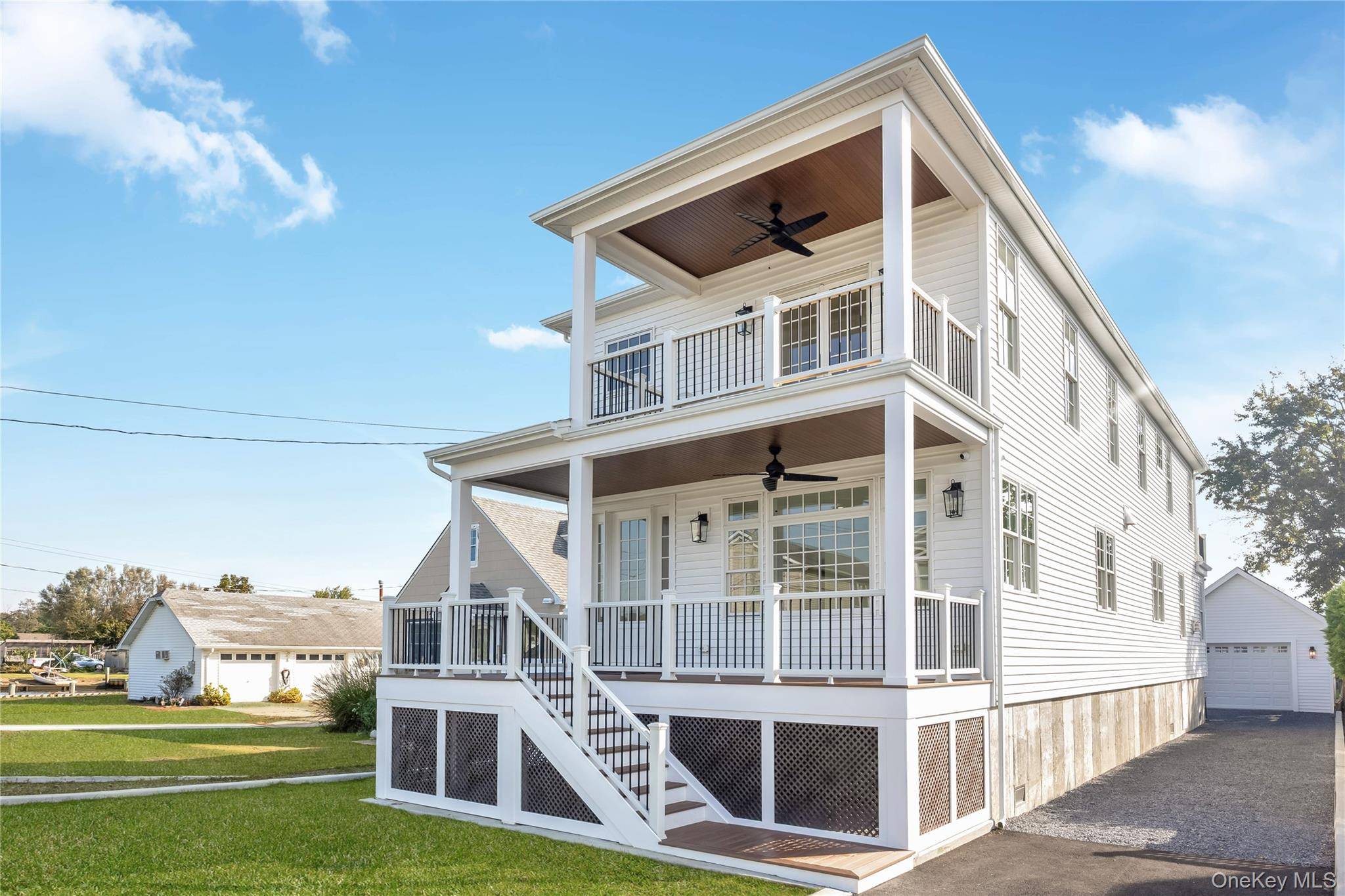 11 Riverdale AVE, Massapequa, NY 11758
