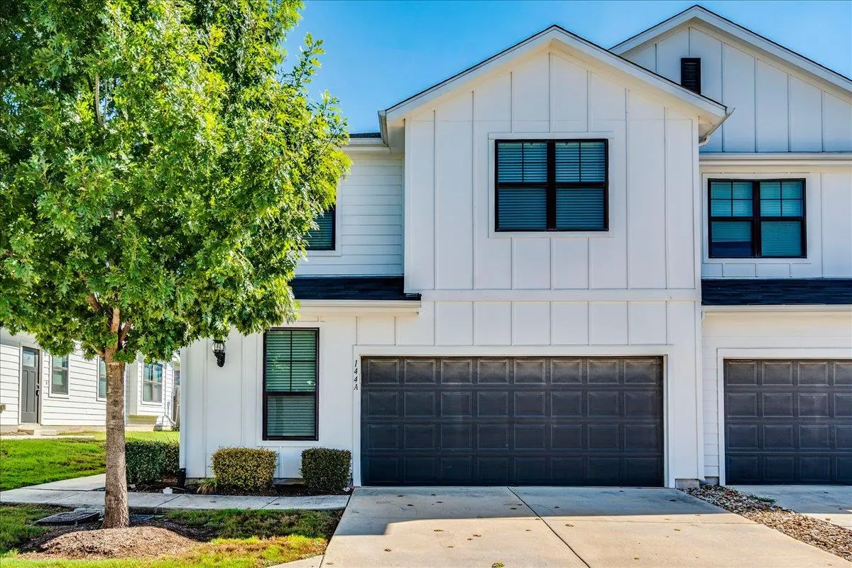 144 Threshing RD #A, Buda, TX 78610