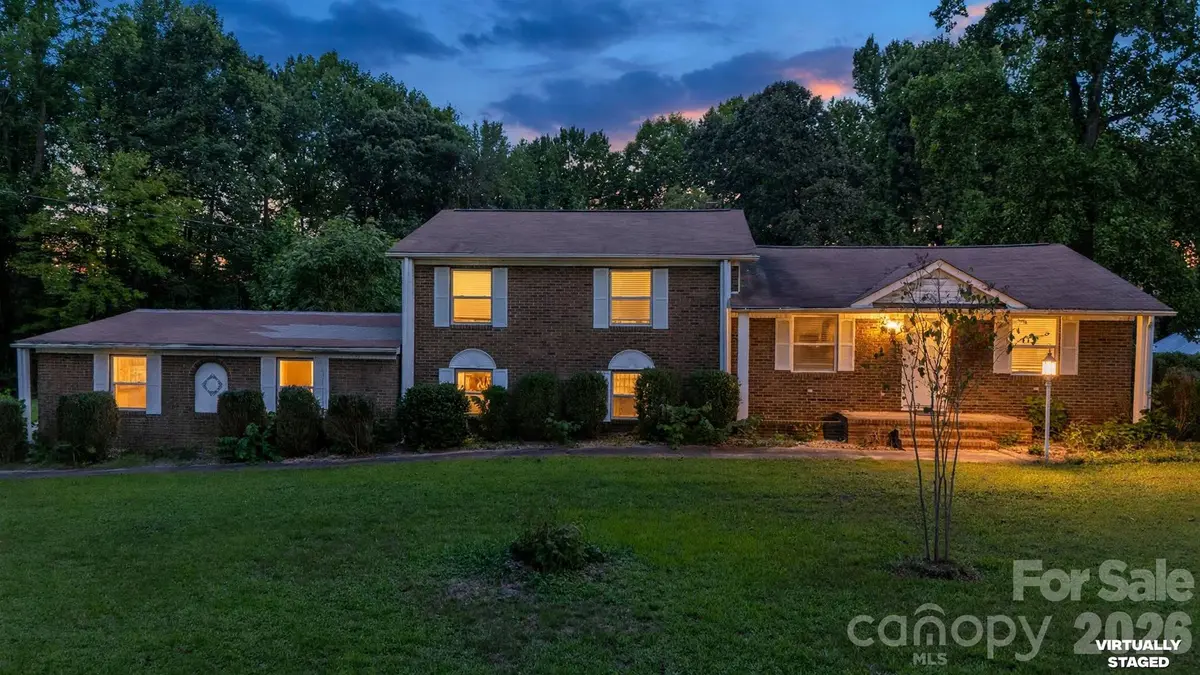 1476 Charlotte HWY, Mooresville, NC 28115