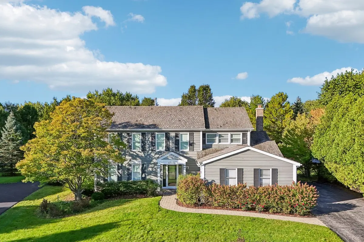 17945 W Pond Ridge CIR, Gurnee, IL 60031