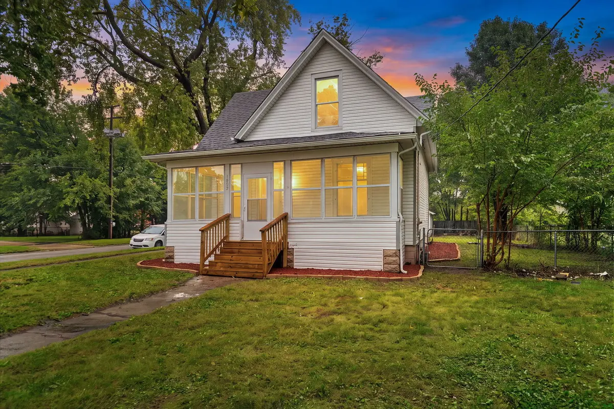 1802 16th AVE, Rockford, IL 61104