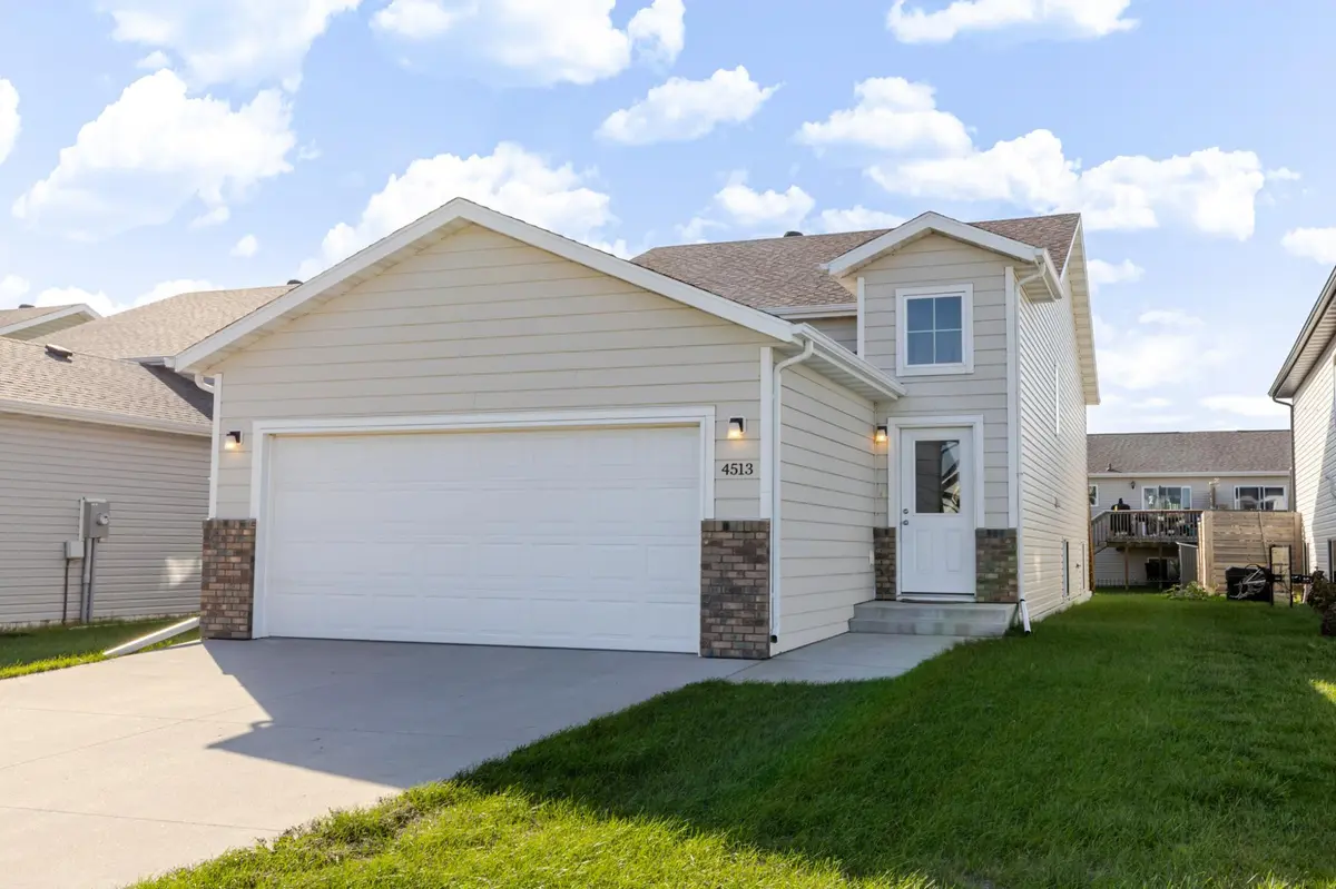 4513 17th ST S, Moorhead, MN 56560