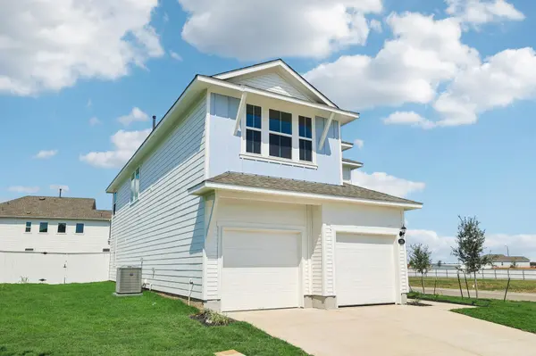 128 Honeybee LN, Elgin, TX 78621